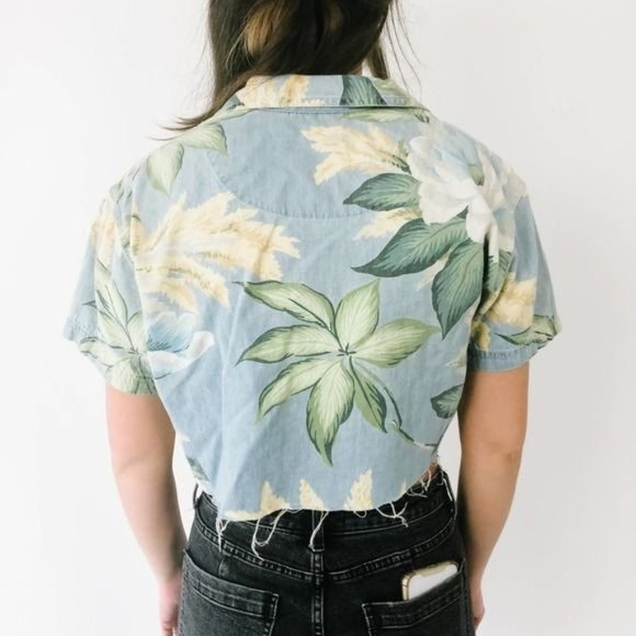 Vintage Cropped Hawaiian Button Up Top - Picture 4 of 7